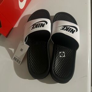 🔥Nike Benassi JDI Slides Brand New